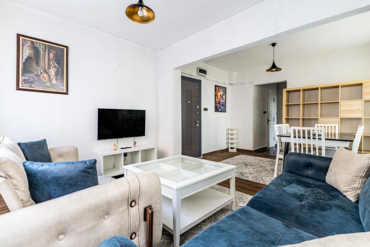 Flat W Garden Near Moda Coast In Kadikoy Apartament