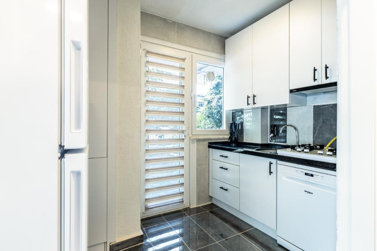 Flat W Garden Near Moda Coast In Kadikoy Istanboel